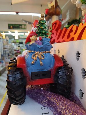Babbo Natale guida trattore-4474