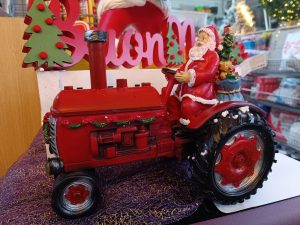 Babbo Natale guida trattore-0